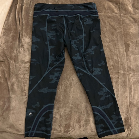 Blue Camo crop Lululemon Leggings - Picture 1 of 4